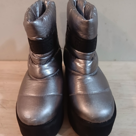 GUESS Women's Jilona Platform Cold Weather Quilted Puffer Booties - Picture 5 of 8